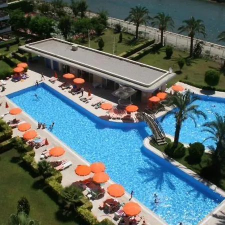 Riverside Apartament *