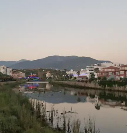 Riverside Apartmán *