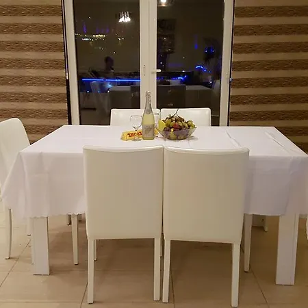 Riverside Apartmán *